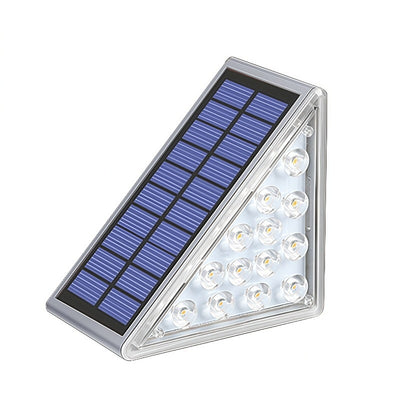 Luces Solares Triangulares para Exterior - Impermeables y Autónomas - Image 4