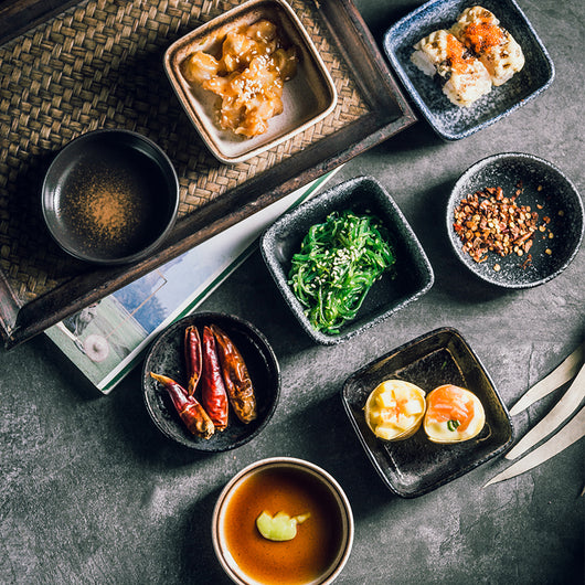 Plato Pequeño de Cerámica Japonesa para Especias y Condimentos - Image 2