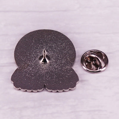 Broche de Cobre Minimalista con Diseño de Polilla - Image 3