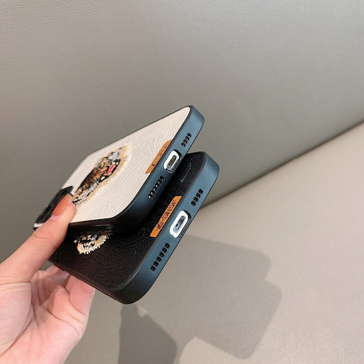 Funda para Teléfono de Cuero con Cabeza de Tigre Bordada - Image 16