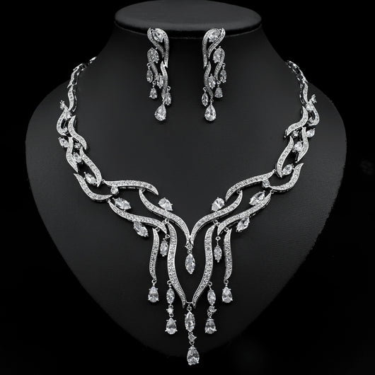 Conjunto de Joyería de Cristal y Zirconia con Colgante de Borla - Image 2