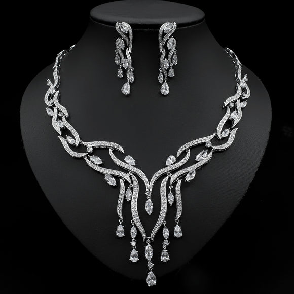 Conjunto de Joyería de Cristal y Zirconia con Colgante de Borla