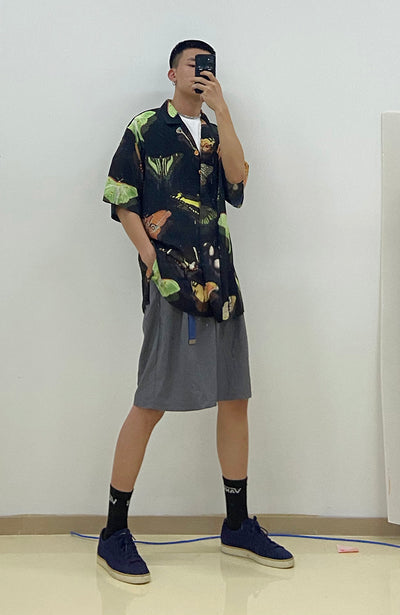 Camisa Hawaiana Negra Estampada de Manga Corta - Image 10