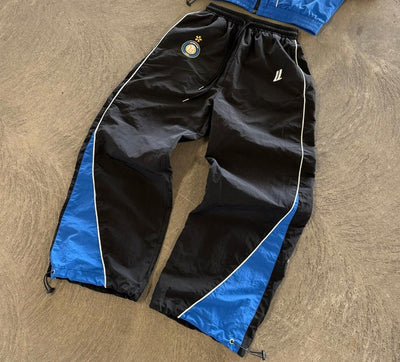Pantalones Deportivos Casuales con Rayas y Bordado de Equipo - Image 8