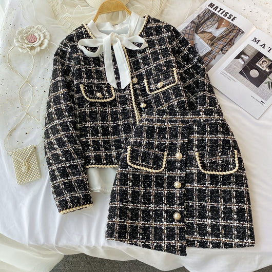 Traje de Tres Piezas en Tweed con Corbatín