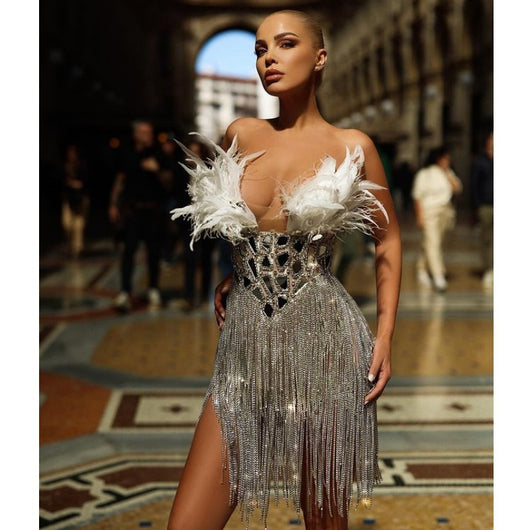 Vestido Tubo Escotado con Borlas - Diseño Elegante y Moderno - Image 2