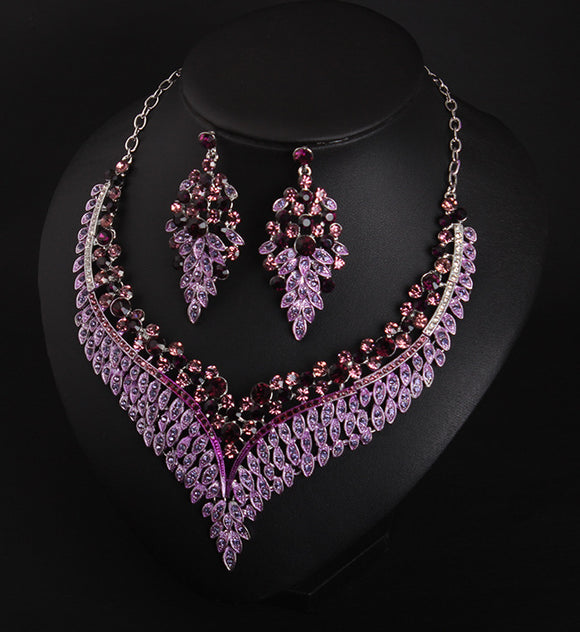 Conjunto de Collar y Aretes de Pedrería de Colores para Vestido