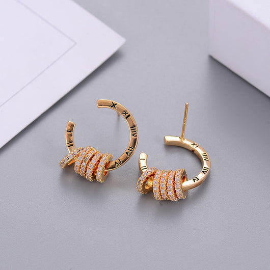 Aretes Personalizados con Números Romanos y Circonita - Elegancia Minimalista - Image 14