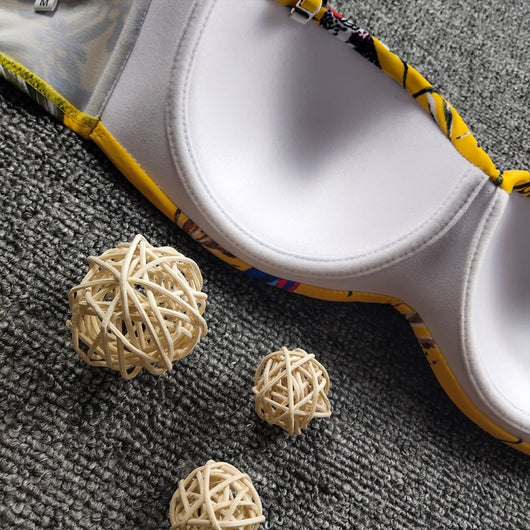 Traje de Baño con Estampado Dinámico y Tirantes Ajustables - Image 12