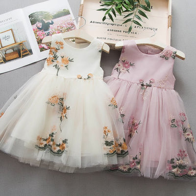 Vestido Infantil de Algodón con Bordado y Tirantes - Image 20