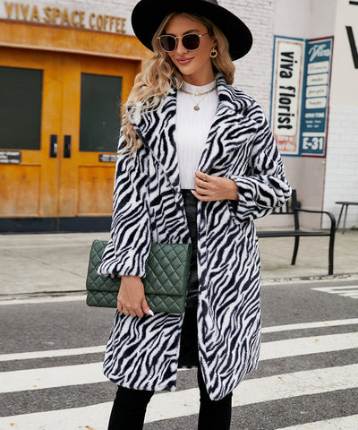 Abrigo Largo de Cuero Sintético con Patrón Cebra - Elegancia Urbana para Otoño e Invierno - Image 26