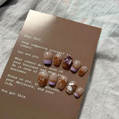 Uñas Postizas Removibles con Diseño Floral Francés Corto Artesanal - Image 3