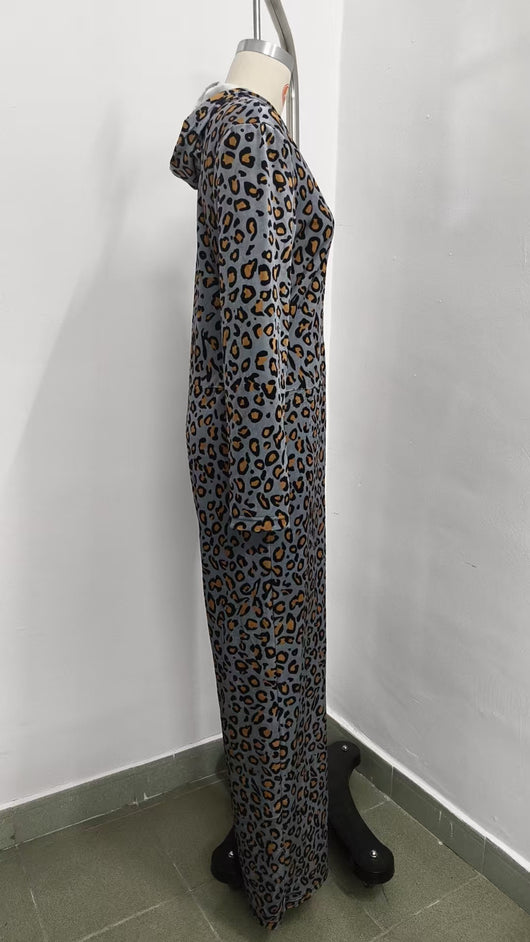 Jumpsuit Leopardo Terciopelo Oversize con Capucha - Image 12