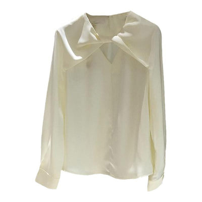 Blusa Diseño Minimalista con Detalle Calado Versátil - Image 5