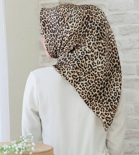 Pañuelo Cuadrado Grande de Seda Simulada - Accesorio Versátil para Mujer - Image 32