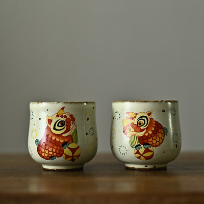Taza de Cerámica Artesanal Pintada a Mano con León Alegre - Image 3