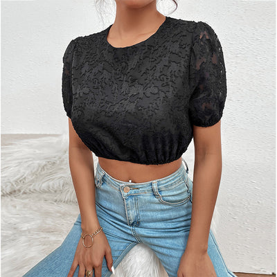 Blusa Cropped Retro Francesa con Cuello Redondo y Detalles Calados - Image 3
