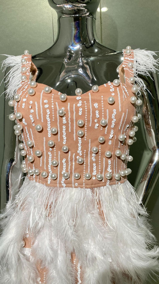 Vestido Corto Ajustado con Cuentas de Industria Pesada y Escote en V - Image 17