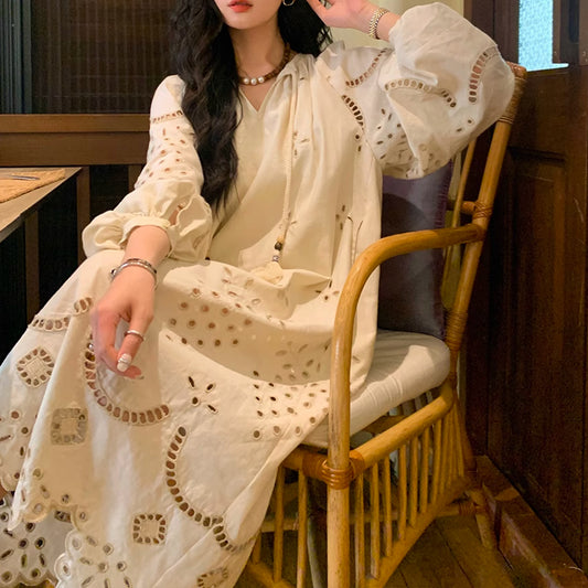 Vestido Maxi Boho Étnico de Lino con Bordados, Escote V Blanco