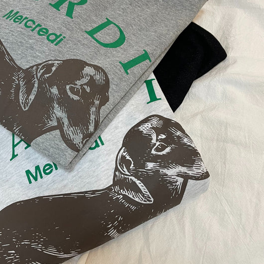 Blusa Suelta Cuello Redondo con Estampado de Perro Salchicha - Image 10