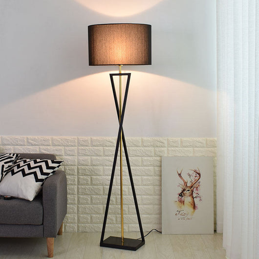 Lámpara de Pie Minimalista con Mesa para Sofá - Image 46