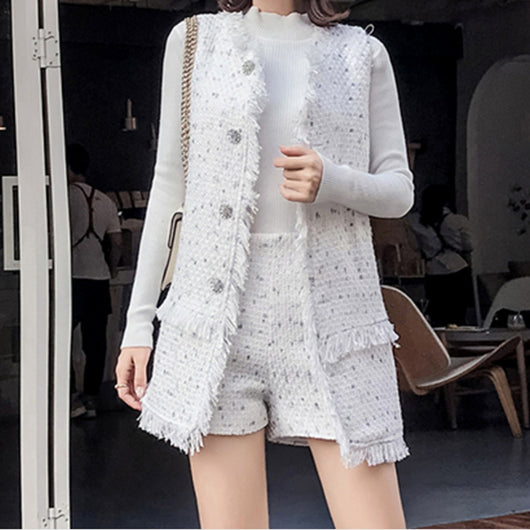 Traje Tweed Elegante para Mujer con Detalles de Encaje y Flecos - Image 8