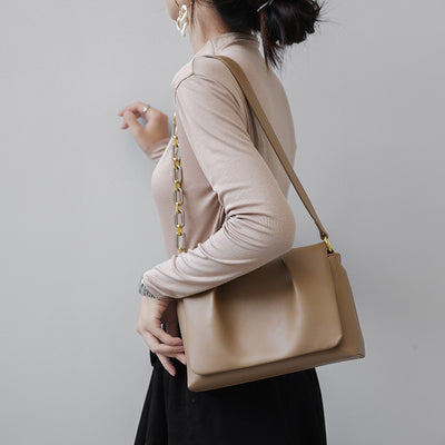 Bolso Bandolera de Cuero Acolchado Nube con Pliegues Versátil - Image 13