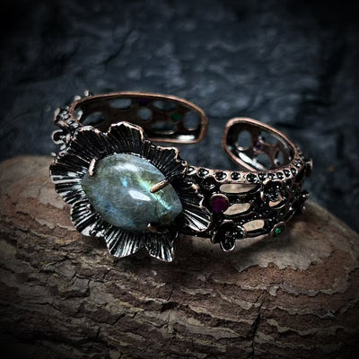 Pulsera Ajustable de Bronce Vintage con Portaflores para Mujer