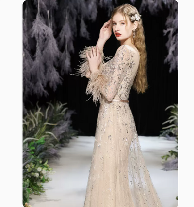 Vestido de Noche Largo Elegante con Incrustaciones de Diamantes y Detalles Joyero - Image 4