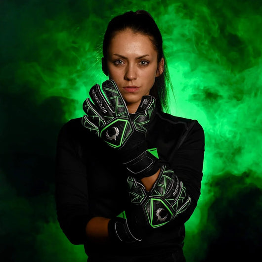 Guantes de Portero Renegade GK Triton: Protección y Agarre Superior para Atajadas Épicas - Tekeno