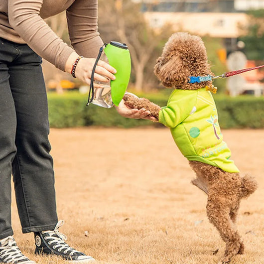 Botella Dispensadora de Agua Portátil para Perros con Cuenco Integrado - Image 10