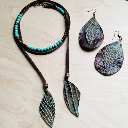 **Blue Turquoise, Wood and Copper Beads Necklace 230g