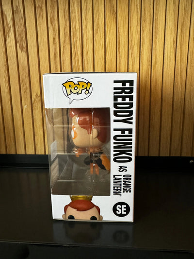 Funko Fundays Experience 2025: Pop! Originals DC Freddy Funko as Orange Lantern (Translucent) LE2000 - Tekeno