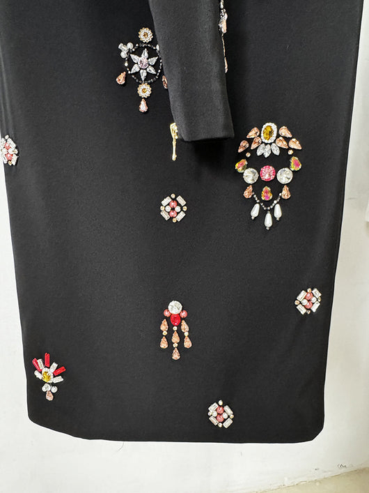 Conjunto Dos Piezas: Top Corto con Incrustaciones de Diamantes y Falda Larga - Image 26