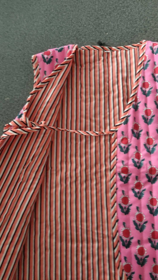 Blusa sin Mangas con Encaje Floral Delicado para Mujer - Image 8