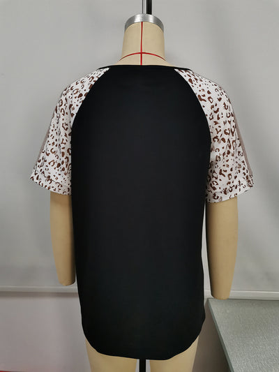 Playera Suelta con Estampado de Leopardo y Paneles - Cuello en V - Image 25