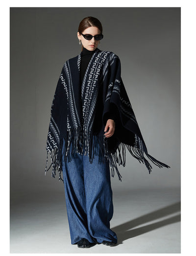 Chal Étnico Azul Marino con Borlas y Tejido Jacquard - Image 16