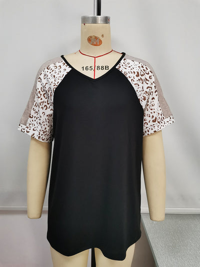 Playera Suelta con Estampado de Leopardo y Paneles - Cuello en V - Image 23