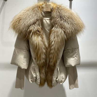 Chaqueta de Lujo para Dama con Plumón de Ganso y Cuello de Zorro - Image 11