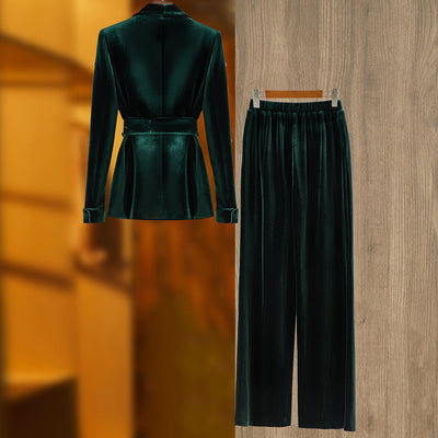 Traje de Terciopelo con Detalles de Cuentas para Mujer - Image 11