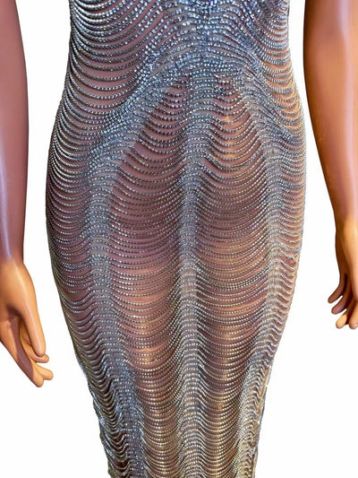 Vestido Ajustado sin Mangas con Tirantes Finos y Cadena Decorativa - Image 9