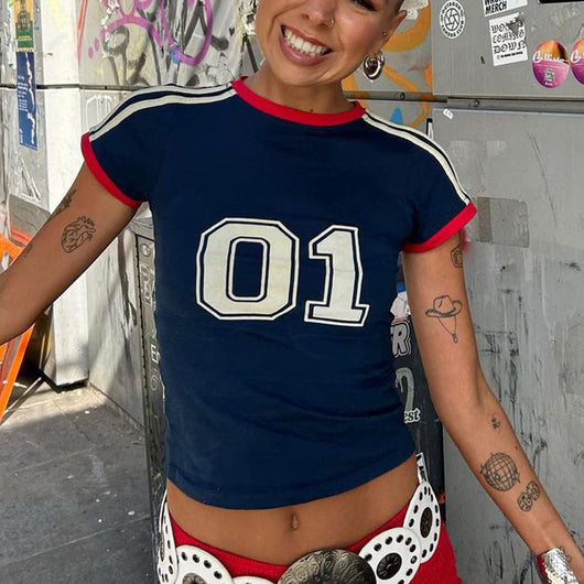 Playera Ajustada para Mujer con Diseño Street Letter - Image 27