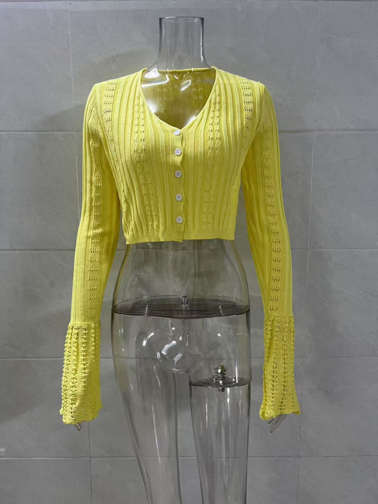 Blusa Corta Tejida con Mangas Acampanadas y Cortes Atrevidos - Image 25