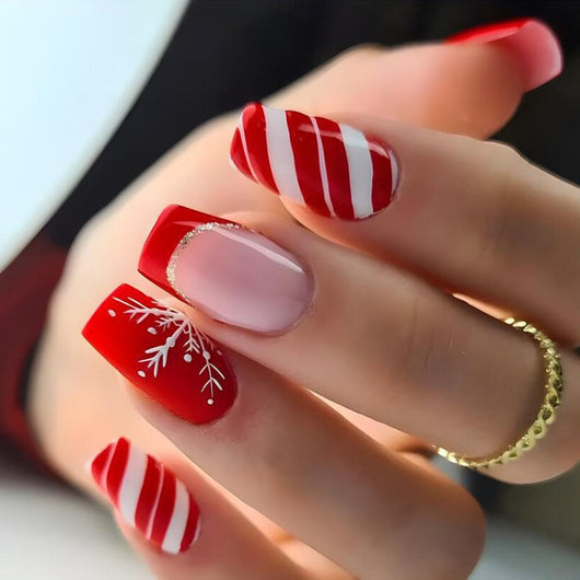 Uñas Postizas Navideñas con Diseño de Copos de Nieve y Rayas - Image 26