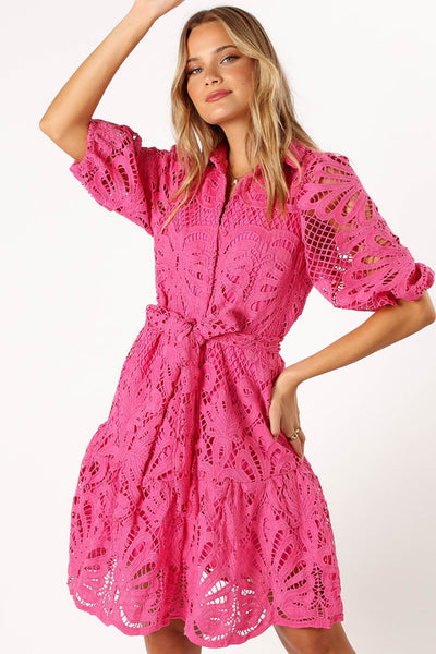 Vestido de Encaje Floral Soluble con Detalles Cutout Sexy - Image 15
