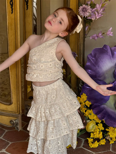 Vestido Pastel con Hombreras Oblicuas y Bordados de Verano - Image 36