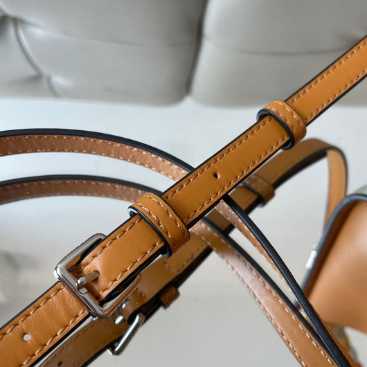 Bolso Crossbody Cuero Vacuno Pequeño Cuadrado - Image 9