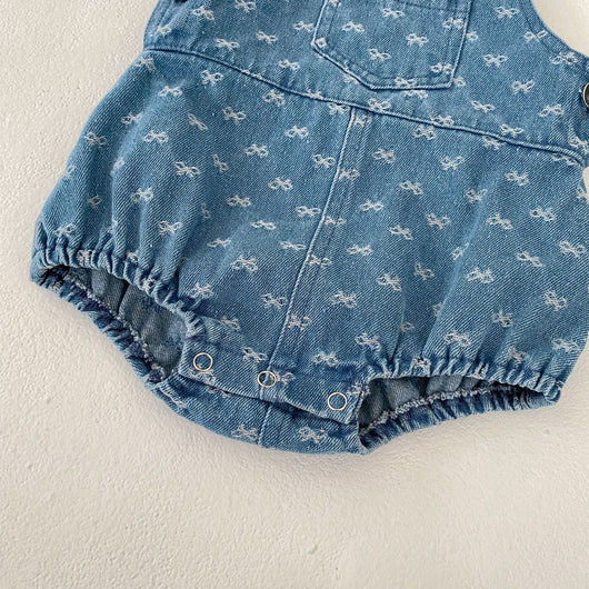 Enterizo para Bebé con Tirantes de Denim y Moño Jacquard - Image 10