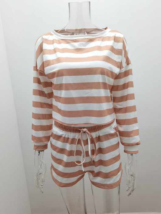 Conjunto Casual de Dos Piezas: Top Manga Larga y Shorts a Rayas - Image 8