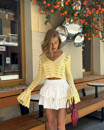 Blusa Corta Tejida con Mangas Acampanadas y Cortes Atrevidos - Image 19